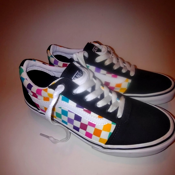 Vans off the wall checkerboard sneakers size 4.5 missys sneaker's. Great shape - Picture 1 of 4